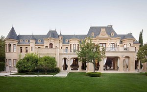 -豪宅欣赏-在洛杉矶比弗利公园的一座宏伟法式城堡风格豪宅|40 Beverly Park Cir Beverly Hills, CA 90210