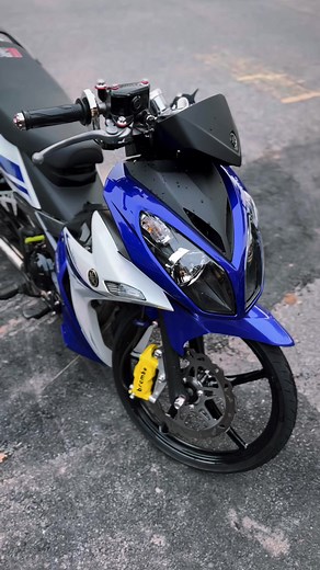 Exploring the Yamaha X1R: Features and Experience