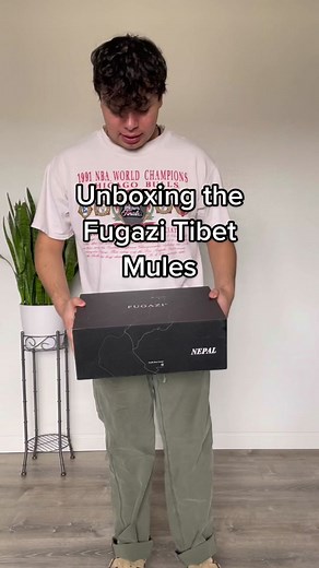 These are the most unique mules I’ve ever seen 👀 - Fugazi is where its at 🤌🏼✨ - #fashion #whatigotforchristmas #fashiontiktok #fyp #fugazi #mules #clogs #sneakertok