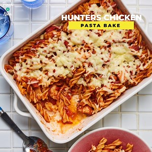 9.6K views · 97 reactions | HUNTERS CHICKEN PASTA BAKE ❤️ You're going to be OBSESSED with this flavour combo!  FULL RECIPE  https://pinchofnom.com/recipes/hunters-chicken-pasta-bake/ Our NEW cookbook Pinch of Nom: Budget is available NOW  https://amzn.to/3y25L6Q | Pinch of Nom | Facebook