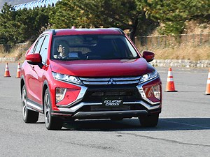 【試乗レポート】スポーティワゴンのような操舵感で曲がりやすさと安定性を巧みに両立 | 中古車なら【グーネット】