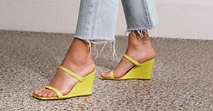 Sandales compensées : comment prendre de la hauteur avec élégance ? Conseils et nouveautés