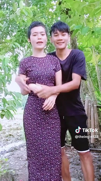 မလှဘူးတဲ့သူကိုသူကြည့်ပီးကျွန်တော်မျက်လုံးထဲမှာတော့ဘယ်လိုဖြစ်ဖြစ်လှနေတယ်#ချစ်တဲ့စိတ်လေးနဲ့ကြည့်ပေးပါနော်😘😘😘😘