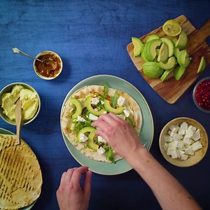 16K views · 18 reactions | Dinner or lunch in just 5 minutes? It may seem like quite a challenge, but actually, you can make this tasty flatbread with hummus and avocado in no time. So simple, yet sooo good  | Apetina | Facebook
