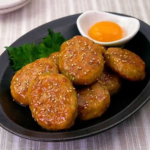 ふわふわ！ 豆腐入りの鶏つくねのレシピ動画・作り方 | デリッシュキッチン