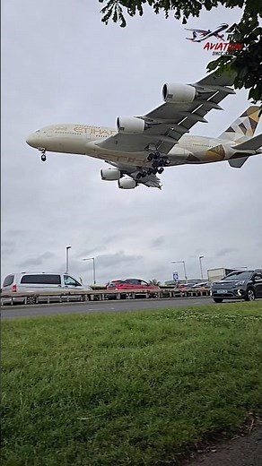 A Perfectly Parallel Flight!😳 Etihad Airbus A380 🇦🇪✈️👑. #etihadairways #airbusa380 #shorts