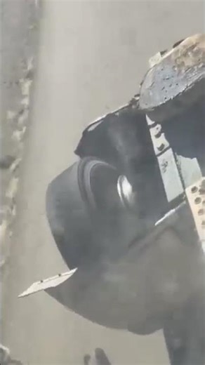 Flip Flops vs. Sneakers: The Ultimate Summer Showdown #ComfortVsStyle #SummerFootwear