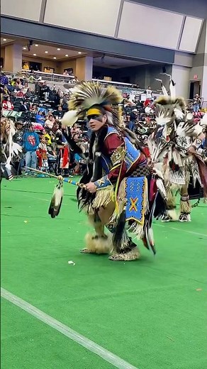 Men’s traditional dancer🪶 #indigenous #powwow #traditional #dance #culture #nativeamerican #shorts