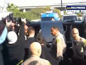 Lindsay Lohan leaves court after getting a glowing review from the judge