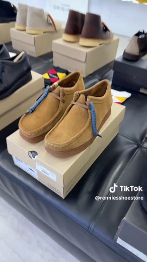 Explore Clarks Originals Online at Renniesshoestore