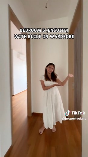 Luxurious 6-Bedroom House Near Upper Changi MRT with Swimming Pool and Home Lift