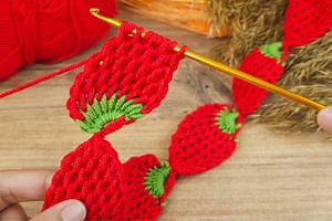 Amazing 🍓🍓 Tunisian crochet two-color strawberry bandana for beginners #crochet #knitting | Desing Crochet