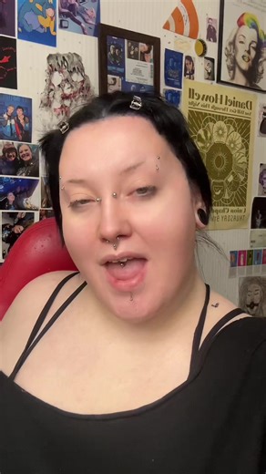 this didn’t go as smoothly because tiktok wouldn’t let me continue the draft 😀😀 #vintage #pinupgirl #makeup #bettypage #plusize