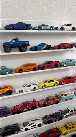 Showing Welly Diecast Cars & Trucks - Detailed Diecast Models Showcase