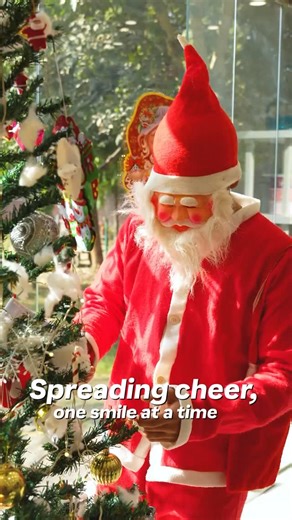 Tupperware India on Instagram: "Christmas cheer, Tupperware style 🎄 Celebrating the season with our Tupperware family ❤️ #christmas #tupperware #christmascelebration"