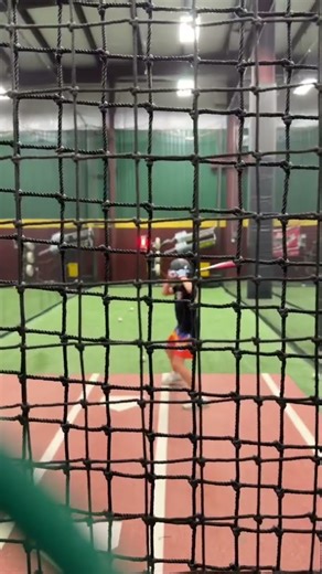 hitting off a pitching machine to get ready for our game💪⚾️😎