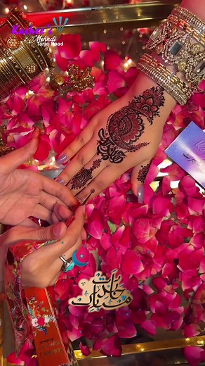 Transform Your Hands into Works of Art with Kashee's Mehndi at Kashee’s Kingdom - Tariq Road - Slots Available – Reserve Yours Now. 👑💕📞 . . Whatsapp :- 📲 0312-883-4015 📲 0345-288-9230 . . #kasheesmehndi #kashees #kashees #kasheesmakeupcastle #kasheesbeautyparlour #kashifaslam