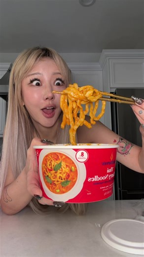 Watcharee Thai Curry Instant Noodle Costco Review! | Costco Food