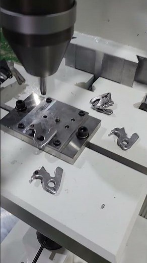 이게 리벳팅 작업입니다 #동진기계상사 #machine #riveting