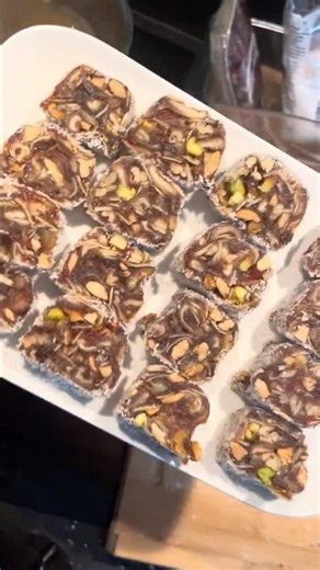 No-Bake Date & Nut Energy Bites