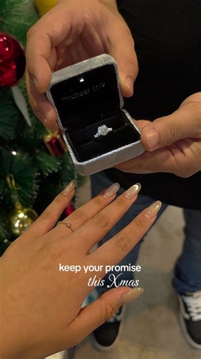 1.3K views · 5.2K reactions | Make her Christmas special this year ✨️  . . . #proposalideas #engagementring #proposal #promisering #christmas2025 | Michael Trio | Facebook