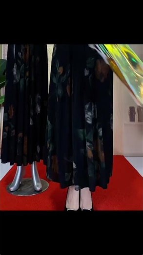 #Slimming and flattering, simple and elegant#Mid-length skirt outfit#Looks good on everyone#High-end