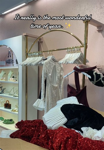 Holiday Arrivals: Discover Festive Fashion Trends