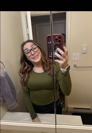 This last year and a half journey of doing extensions, this was our first time doing the Microbead extensions! My most important priority was adding volume to my hair, which this did perfectly AND I didn’t have to have any hot tools close to my head like when we do tape ins! Thank you @EmmaLou, account by day, my hairstylist by night 💁🏼‍♀️ @MORESOO HAIR #hairextensions #microbeadshairextensions #moresoohair #hairjourney