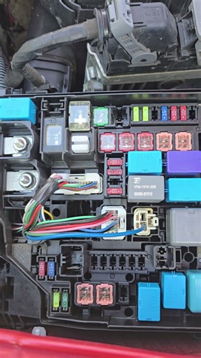 fusible que da corriente al sensor de oxigeno corolla 2018