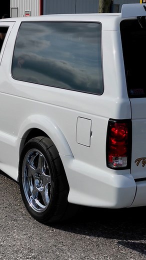 91 GMC Syclone | 93 GMC Typhoon | #sytyregistry #internationalsytyregistry #ISTR #gmc #gmctrucks #gmcsyclone #gmctyphoon #syclone #typhoon #sonomagt #syty #sytysogt #PAS #fancysonoma #fancyjimmy #sportmachines #turbo #turbocharged #boost #sporttruck #theofficialsyty #turbotruck #gmnation #turbocharged #alltheboost | Adam Ribakoff