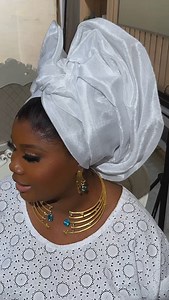 Happy 40th birthday beauty @luxurybykhaddy May your days be long on earth 🙏🙏🙏🙏🙏 Mua @oshewabeauty Gele @ife_gele Fabric & Gele @luxurybykhaddy Jewelry @thesupremeempire | Oshewabeauty
