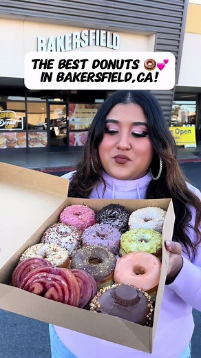 Best Donuts in Bakersfield,CA!🍩💕 @Bakersfield Donut Co. 🍩 📍 3809 Ming Ave Bakersfield, California This mom and Pop shop is Latino owned🇬🇹 And They're gonna show us how to make their specialty bougie donuts from scratch💨👏🏽 The husband is very passionate about the process & has been making donuts for over 12 years✅ From making the dough to rolling it out, then letting it proof, after frying them golden,& finally topping them out with unique & classic flavors.🍩💕 One thing for sure donuts