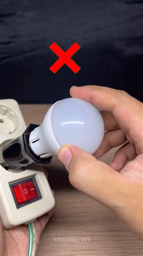 3.5K views | How to fix a burned out light bulb! #reels | Kreanel DIY | Facebook