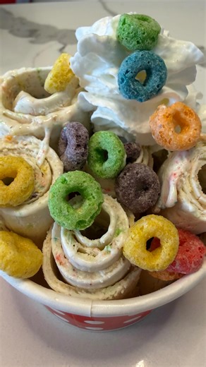 Day 359: Froot Loop Lime Pie 🍋🌈 A bright, nostalgic twist with the perfect citrus pop! We used fresh-squeezed key limes, crunchy Froot Loops, and graham cracker to create a colorful, tangy, cereal-meets-pie masterpiece. Sweet, zesty, and super fun — this one hits every note. Check us out in Denver or Breckenridge for the best rolled ice cream!!! | Stir-Pan Creamery