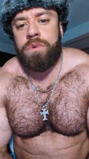 Blood Pressure maxing 👉🏻👈🏻🥹 #bigguys #chesthair #pecs #musclebears #bodybuilder #fitnessmotivation #fyp #gymtime #hairychest | Dace Amaral