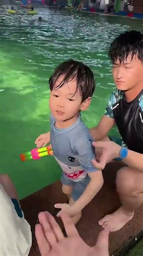 Everyone Thought Mom Had Candy In Her Hand#Funny #Chinesetoyfactory #Cute