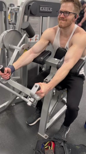 Eccentric vs. Concentric Bicep Curl Techniques