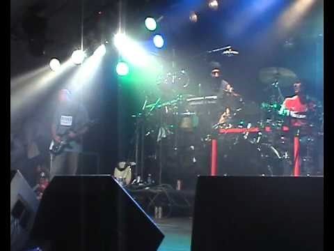 Afro Celt Sound System - Herstmonceux June 2007 - Song 5 (encore Mojave).flv