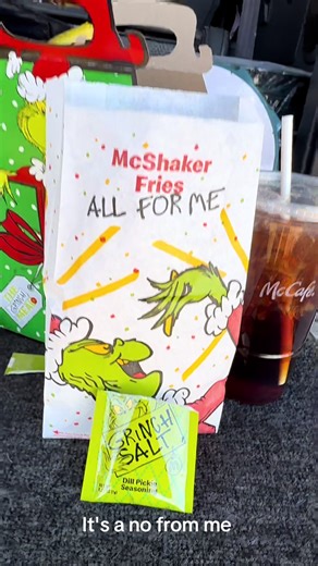 Review of GRINCH Shaker Fries from McDonald's