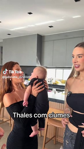 Thales com ciúmes: bebê ciumento e reações da família