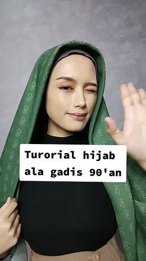 Mau tau style anak gadis 90'an? ini dia tutorialnya #tutorialhijab #tutorialhijabsegiempat #segiempathijab #tutorialsegiempat #segiempatmotif #monogramlogo #hijab