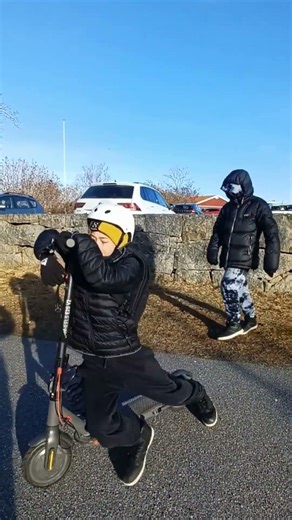 POV: You don't know how to walk