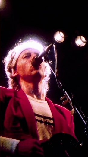 'Romeo And Juliet' performed @Hammersmith Odeon in London in July 1983 ‪@direstraitsofficial‬