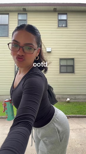 4'11 Baddie Outfit Ideas — Cute OOTD Looks for Petite Girls