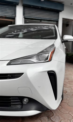 Toyota Prius,Model 2021, S package, Pearl white, 4 grade, 67,000 km driven.