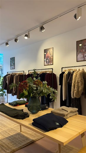 10K views · 19 reactions | We are open! Pop along to see us this weekend at 45 St John’s Wood High Street, NW8 7NJ. Mon–Sat: 10am–6pm Sun: 11am–5pm We can’t wait to meet our new neighbours 殺 #WyseLondon #WyseWomen #StJohnsWood #LondonCommunity #popupshop | Wyse London | Facebook