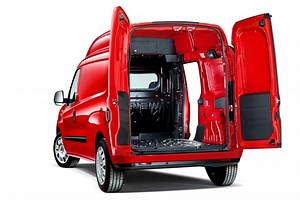 Fiat Dobló, kategóriájának legnagyobb puttonyával | Vezess