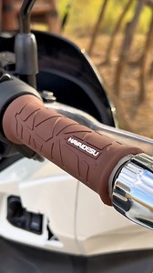 Watch how Lyka Luminous upgrades her bike with the Hayaidesu Handgrip! 🖤✨ It offers superior grip and comfort, and it’s available in a variety of colors to suit your personal style. Upgrade yours like Lyka today! 😎 | Lyka Luminous Shop