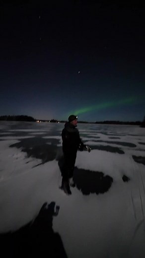 Done this 2 weeks now. Just too fun🤩 #finland #lapland #revontulet #northernlights #aurora #iceskating #moonlight