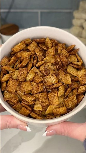 viral air fryer chex mix recipe 😋#recipe #shorts #airfryer #cooking #snacks #food #easyrecipe